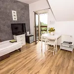 مزرعة للإقامة Apikraina *