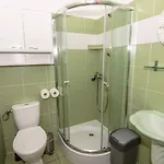 Apikraina مزرعة للإقامة *