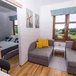 مزرعة للإقامة Apikraina