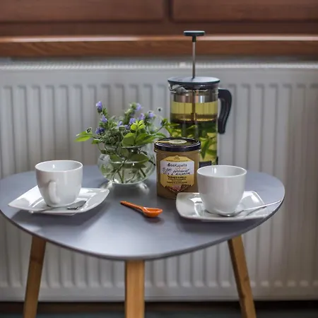 Apikraina مزرعة للإقامة *