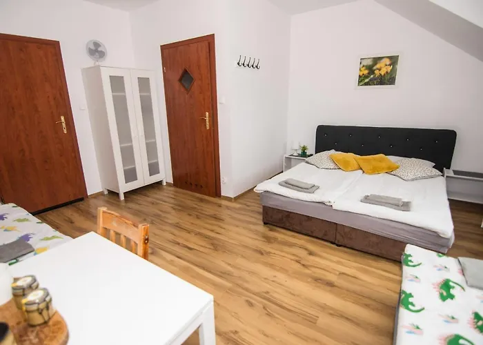 مزرعة للإقامة Apikraina Dziwiszow